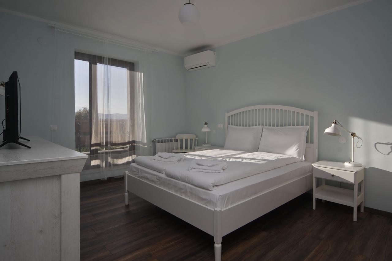 Esterra Vini Guest House Perushtitsa エクステリア 写真